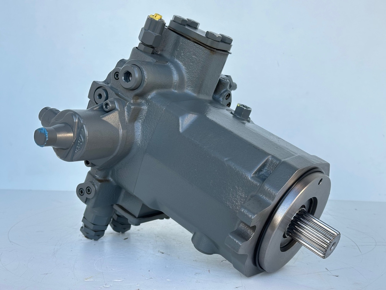 LIEBHERR - LINDE Original Hydromotor Typ:HMF75-02 2560 G 03 mit ID-Nr.10007106. A914 B-LI, A914 LI, A924 B-LI, A924 LI, MG15, MBG12, MG20, MFG10, BG12H #HYX293G00103# - Гидравлический мотор для Колёсных экскаваторов: фото 2 LIEBHERR - LINDE Original Hydromotor Typ:HMF75-02 2560 G 03 mit ID-Nr.10007106. A914 B-LI, A914 LI, A924 B-LI, A924 LI, MG15, MBG12, MG20, MFG10, BG12H #HYX293G00103# - Гидравлический мотор для Колёсных экскаваторов: фото 2