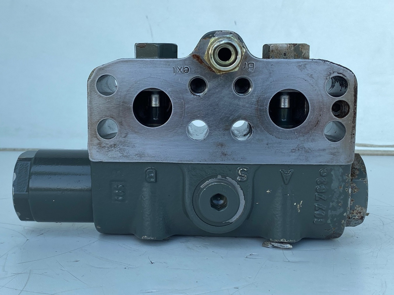 Liebherr Bremsventil ID-Nr.10471957. LOS914, LOS924, R902, R904, R912, R914, R922, R924, R924 COMP, R924 COMPA. #STM20.05## - Бортовой редуктор для Гусеничных экскаваторов: фото 3 Liebherr Bremsventil ID-Nr.10471957. LOS914, LOS924, R902, R904, R912, R914, R922, R924, R924 COMP, R924 COMPA. #STM20.05## - Бортовой редуктор для Гусеничных экскаваторов: фото 3