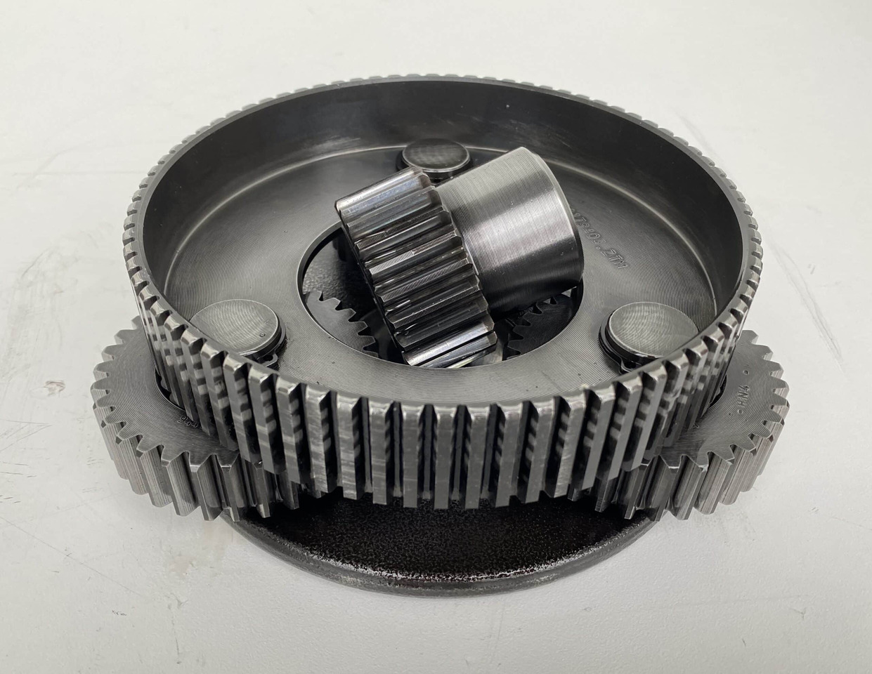 Liebherr Lamellenträger ID-Nr.944179403 mit Planetenträger ID-Nr.944178303 und Planetenrad ID-Nr.944177903. SAT200/277. #LA.PL.P.BK# - Поворотный редуктор для Строительной техники: фото 3 Liebherr Lamellenträger ID-Nr.944179403 mit Planetenträger ID-Nr.944178303 und Planetenrad ID-Nr.944177903. SAT200/277. #LA.PL.P.BK# - Поворотный редуктор для Строительной техники: фото 3