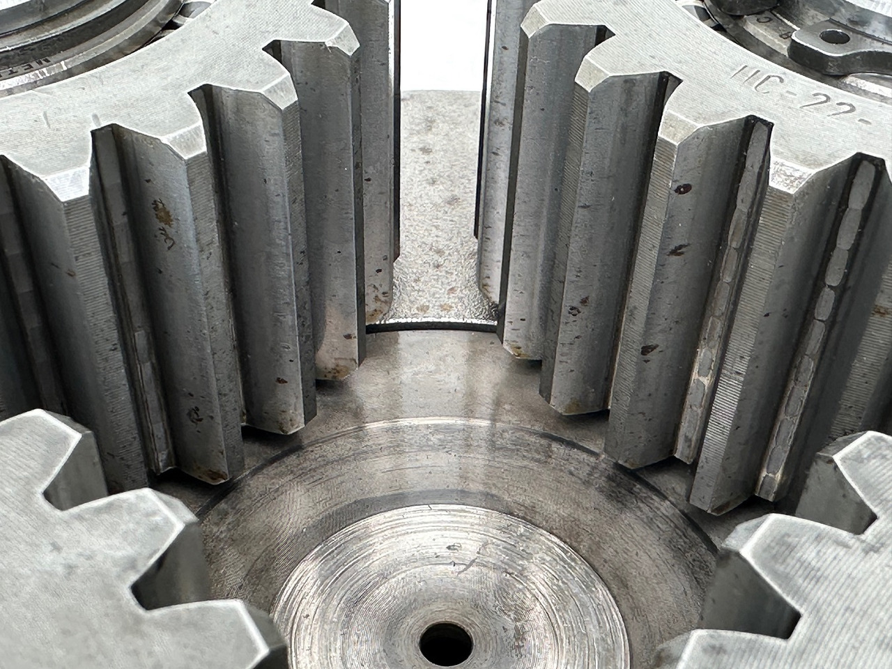 Бортовой редуктор для Бульдозеров Liebherr Planetenträger ID-Nr.90203516 mit Planetenrad ID-Nr.90203494. Typ:FAT400G546. PR71605LGP-1823. PR716LGP-1423. PR716XL-1422. #PLA.PL.28.09#: фото 14 Бортовой редуктор для Бульдозеров Liebherr Planetenträger ID-Nr.90203516 mit Planetenrad ID-Nr.90203494. Typ:FAT400G546. PR71605LGP-1823. PR716LGP-1423. PR716XL-1422. #PLA.PL.28.09#: фото 14