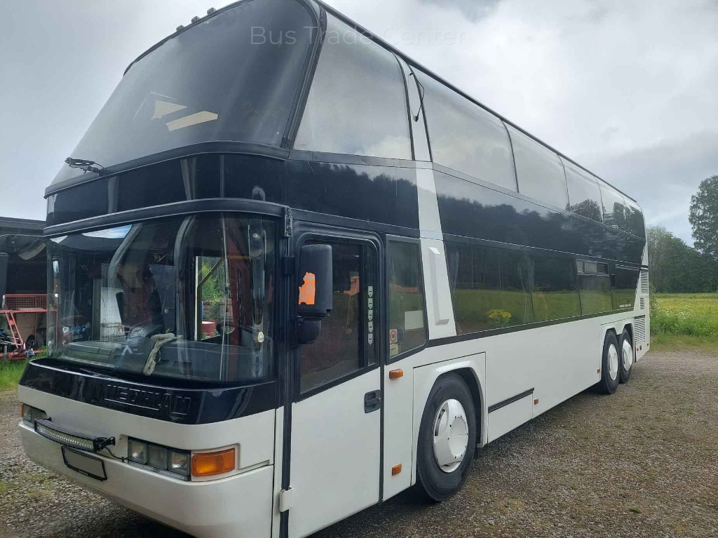 NEOPLAN Skyliner N122/3 - Туристический автобус: фото 2 NEOPLAN Skyliner N122/3 - Туристический автобус: фото 2
