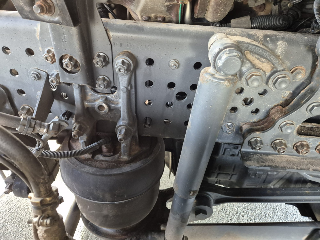 Mercedes Benz 1846 Actros (Nr. 5883) - Грузовик-цистерна: фото 3 Mercedes Benz 1846 Actros (Nr. 5883) - Грузовик-цистерна: фото 3