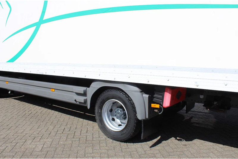 Грузовик с закрытым кузовом Mercedes-Benz Atego 1224 * EURO5 * MANUAL * 1 BED *: фото 16