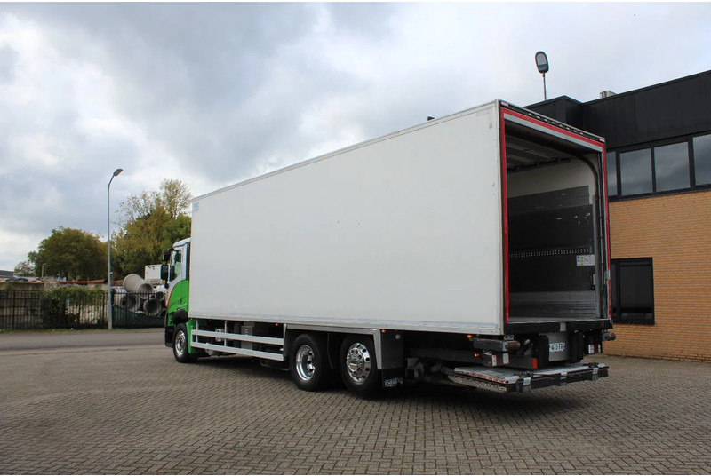 Renault T430 * RETARDER * EURO6 * CHEREAU * CARRIER SUPRA 1250MT * 6X2 * - Рефрижератор: фото 2 Renault T430 * RETARDER * EURO6 * CHEREAU * CARRIER SUPRA 1250MT * 6X2 * - Рефрижератор: фото 2