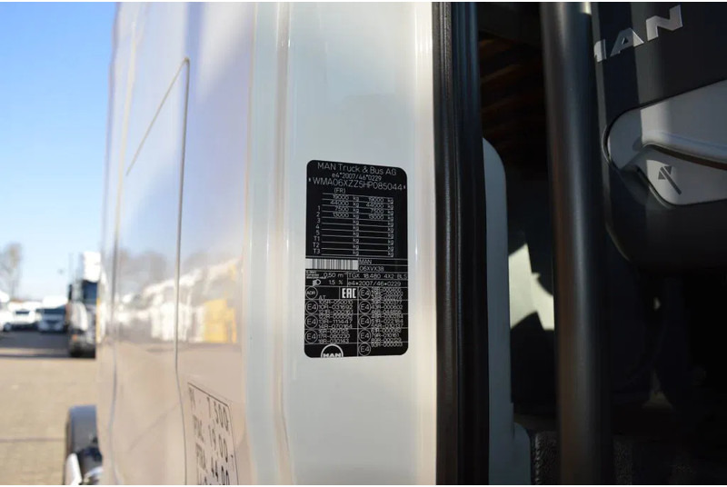 Тягач MAN TGX 18.480 * RETARDER * EURO6 * 4X2 * 2 TANK *: фото 6