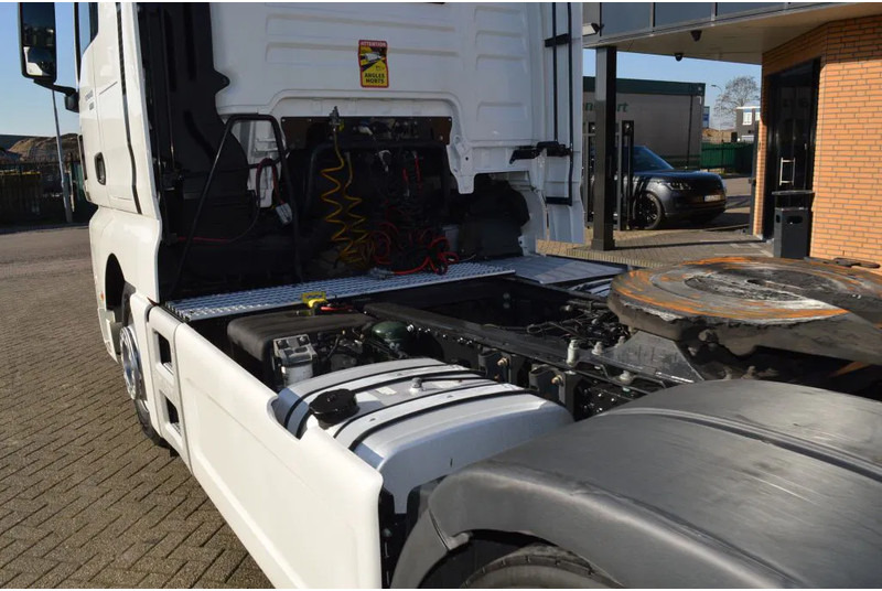 Тягач MAN TGX 18.480 * RETARDER * EURO6 * 4X2 * 2 TANK *: фото 12