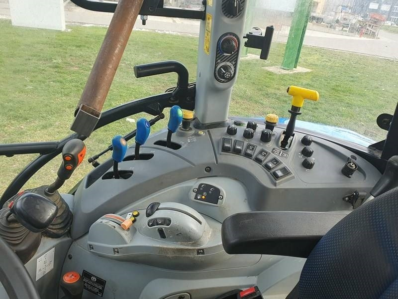New Holland T 5.115 - Трактор: фото 5 New Holland T 5.115 - Трактор: фото 5