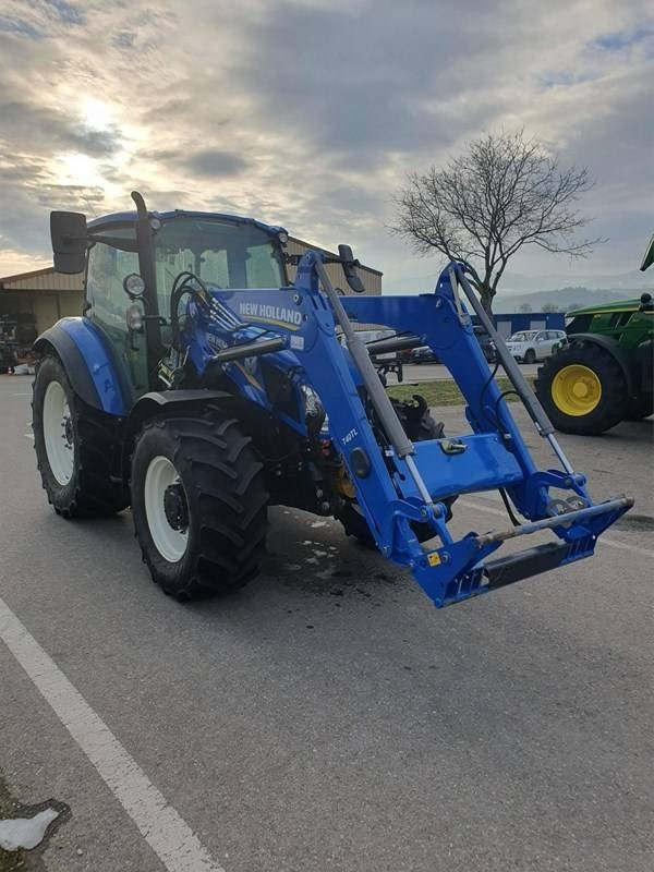 New Holland T 5.115 - Трактор: фото 1 New Holland T 5.115 - Трактор: фото 1