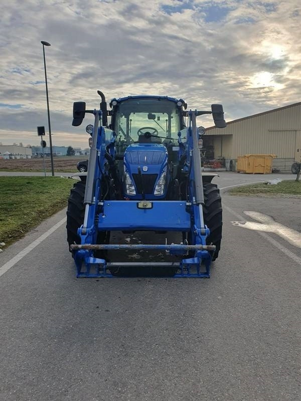 New Holland T 5.115 - Трактор: фото 3 New Holland T 5.115 - Трактор: фото 3