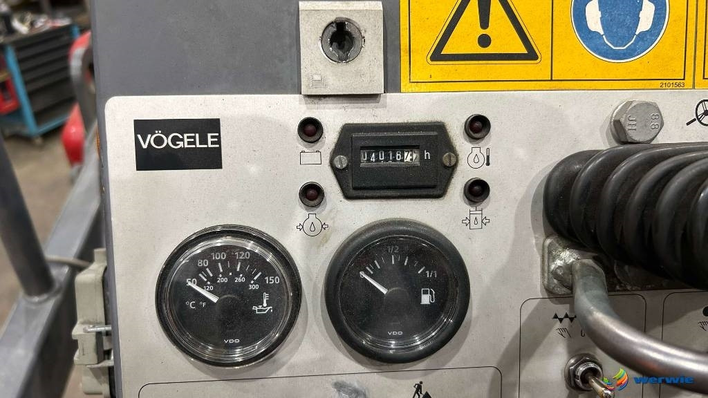 Vögele SUPER 800 / AB200TV (1,10 - 2,00 m) - Асфальтоукладчик: фото 2 Vögele SUPER 800 / AB200TV (1,10 - 2,00 m) - Асфальтоукладчик: фото 2