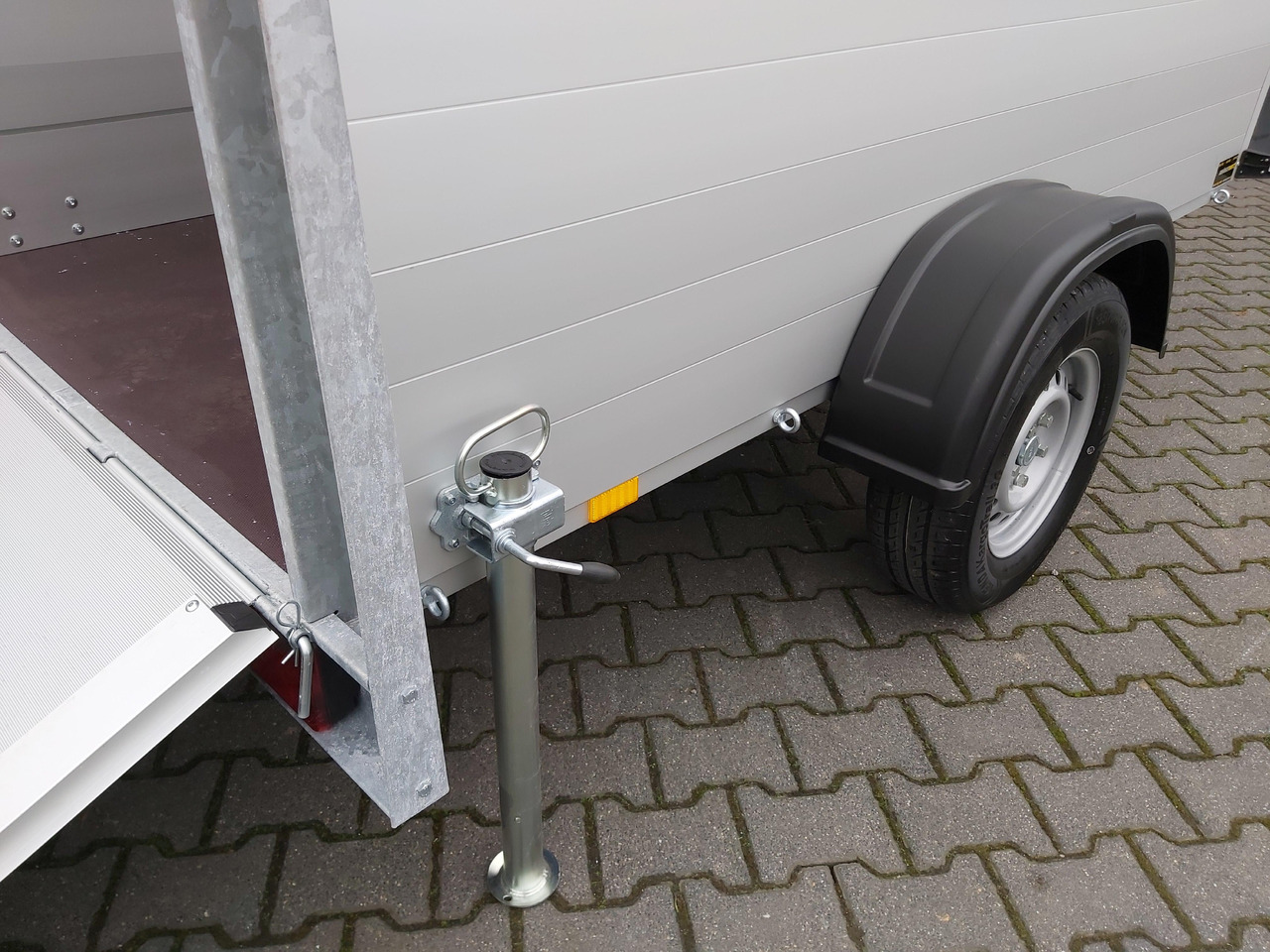 ALUBOXX Deckelanhänger GTB 1200 VT3 251x126x153cm Heckrampe (S) 1200kg Winter Aktion - Прицеп-фургон: фото 5 ALUBOXX Deckelanhänger GTB 1200 VT3 251x126x153cm Heckrampe (S) 1200kg Winter Aktion - Прицеп-фургон: фото 5