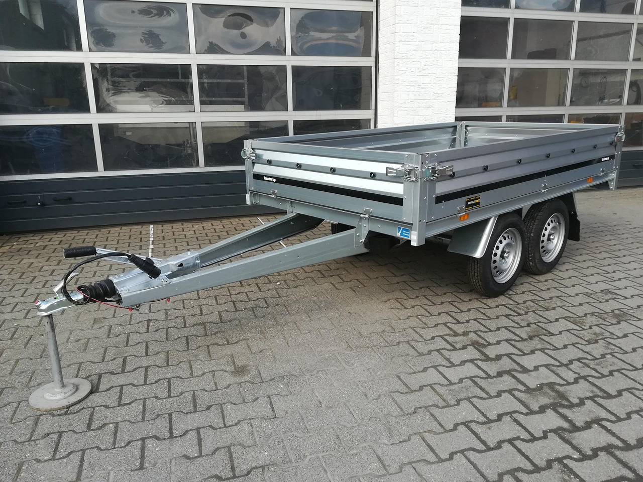 Brenderup 3251 STB 1000 Tandemachse 250x142x35cm (S) 13" 1000kg Januar Aktion - Прицеп бортовой/ Платформа: фото 1 Brenderup 3251 STB 1000 Tandemachse 250x142x35cm (S) 13" 1000kg Januar Aktion - Прицеп бортовой/ Платформа: фото 1