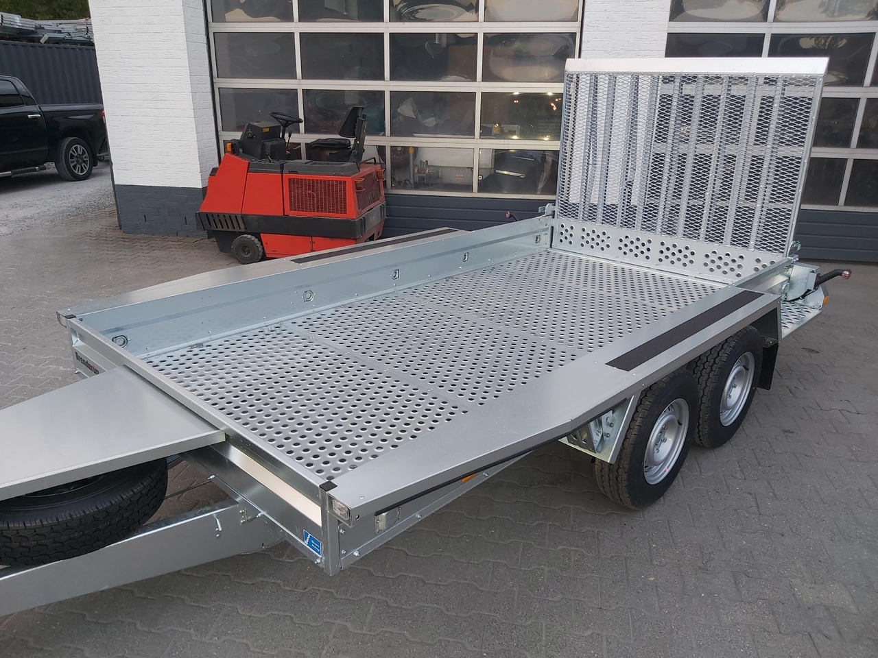 Прицеп для спецтехники Brenderup MT 3651 MT3600 STB3500s 360x179x27cm Auffahrklappe Lochboden Stahl Reserverad 3500kg: фото 11