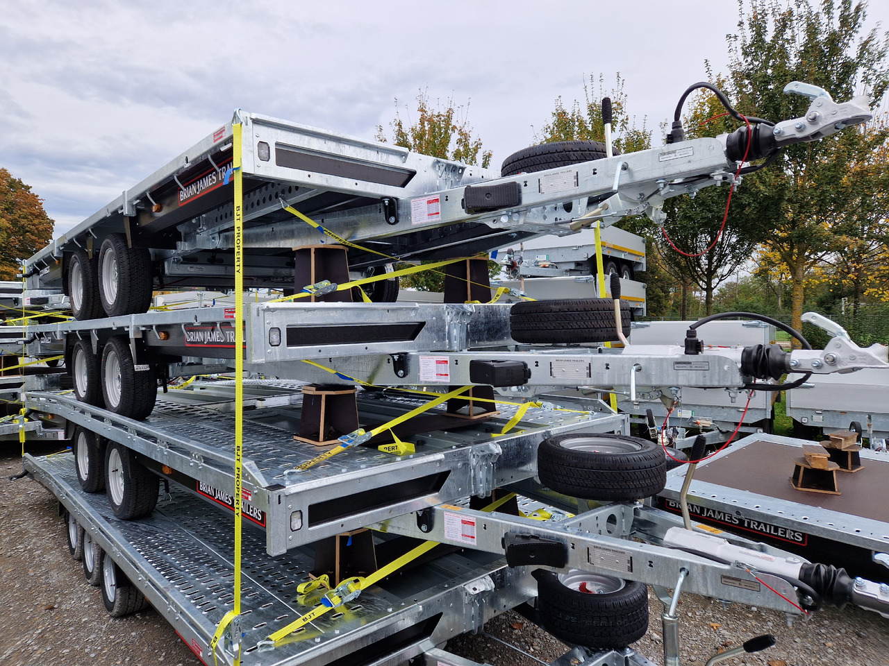 Brian James Trailer Connect 450x215cm plattform Tandem LED 12" 3500kg - Прицеп бортовой/ Платформа: фото 3 Brian James Trailer Connect 450x215cm plattform Tandem LED 12" 3500kg - Прицеп бортовой/ Платформа: фото 3