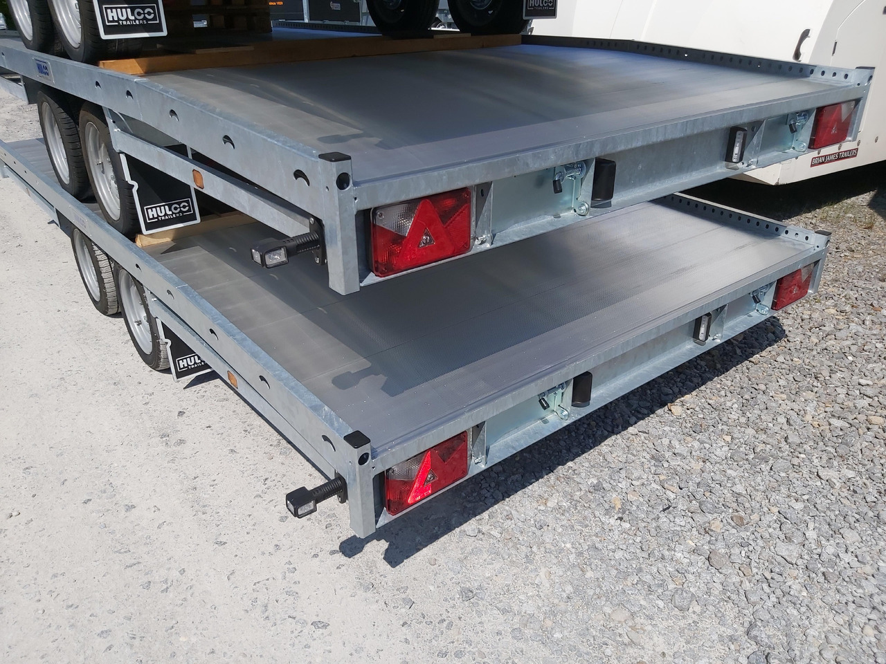 CARAX-2 3000 Multitransporter 440x207cm Aluboden Auffahrrampen 3000kg Winter Aktion - Прицеп бортовой/ Платформа: фото 5 CARAX-2 3000 Multitransporter 440x207cm Aluboden Auffahrrampen 3000kg Winter Aktion - Прицеп бортовой/ Платформа: фото 5