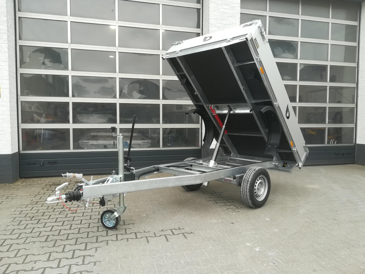 Cheval Liberte Debon Kipper PW 0 ECO 1500 250x155x30cm 1500kg Modell 2024 - Самосвальный прицеп: фото 1 Cheval Liberte Debon Kipper PW 0 ECO 1500 250x155x30cm 1500kg Modell 2024 - Самосвальный прицеп: фото 1