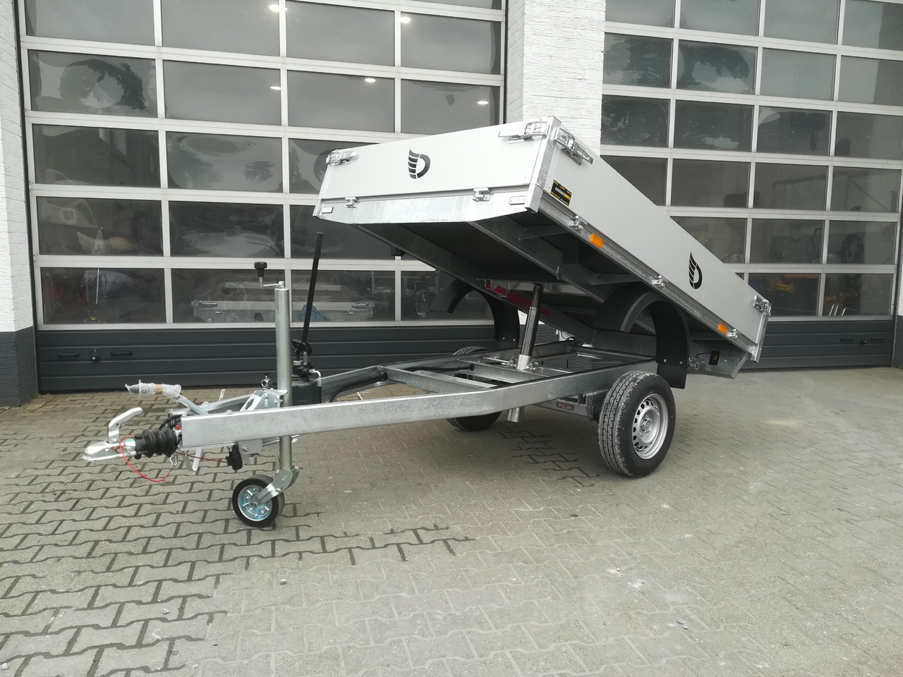 Cheval Liberte Debon Kipper PW 0 ECO 1500 250x155x30cm 1500kg Modell 2024 - Самосвальный прицеп: фото 2 Cheval Liberte Debon Kipper PW 0 ECO 1500 250x155x30cm 1500kg Modell 2024 - Самосвальный прицеп: фото 2