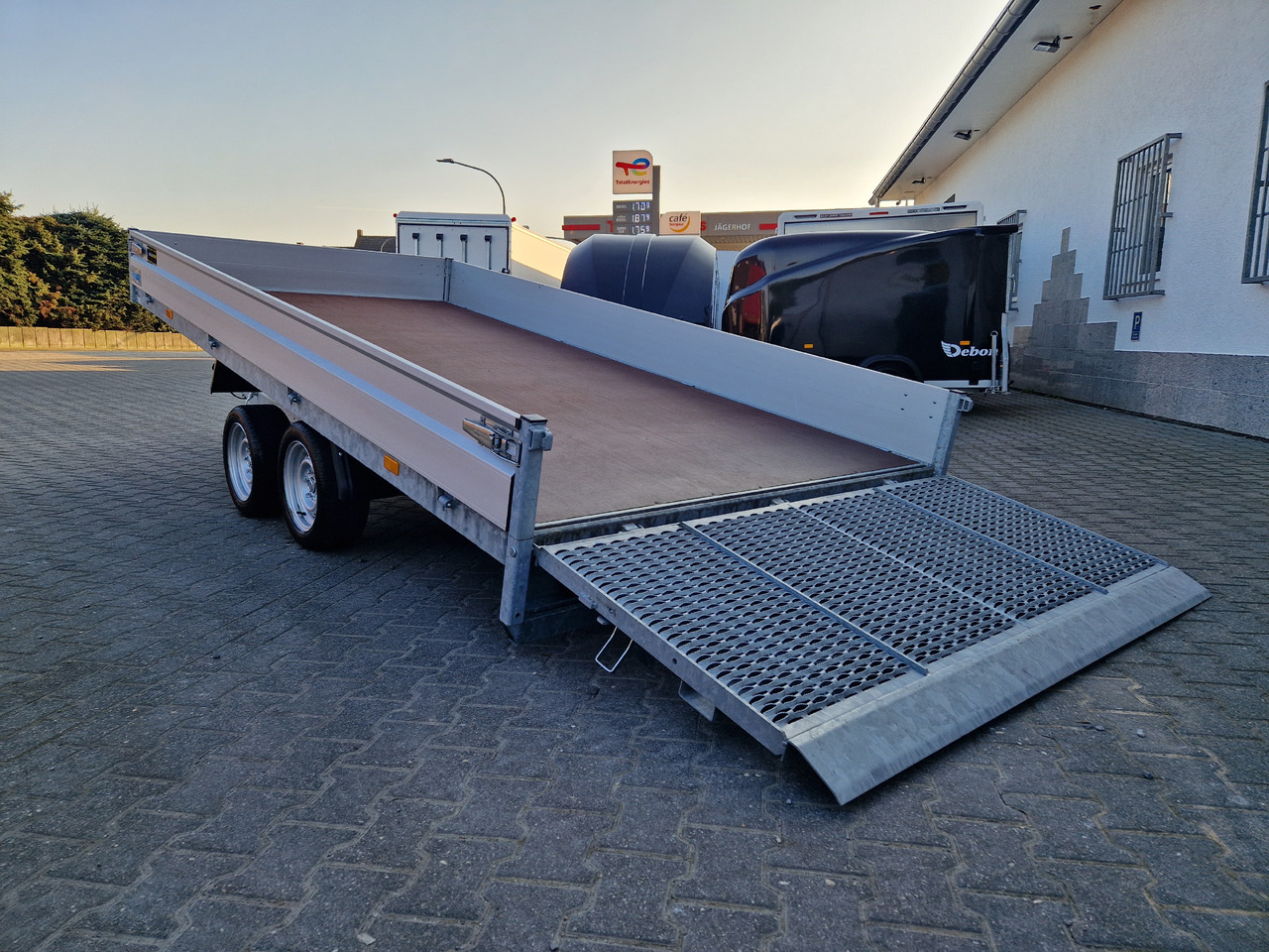 Hapert Indigo HT-2 405x201x30cm ankippbar Heckklappe Seilwinde 3500kg - Прицеп для спецтехники: фото 3 Hapert Indigo HT-2 405x201x30cm ankippbar Heckklappe Seilwinde 3500kg - Прицеп для спецтехники: фото 3