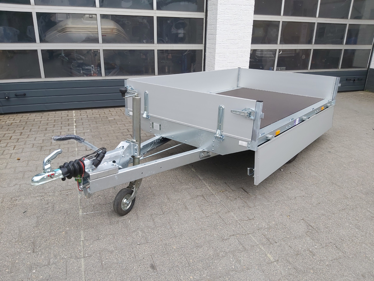 Прицеп для легкового автомобиля Hochlader light 2514 250x145x30cm Lfh 56cm (S) 1500kg online Aktion: фото 6 Прицеп для легкового автомобиля Hochlader light 2514 250x145x30cm Lfh 56cm (S) 1500kg online Aktion: фото 6