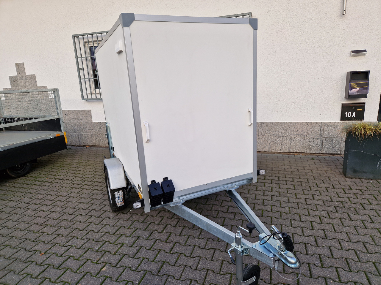 Kargo F7520D 204x114x150cm Zurrsystem (XS) 750kg 100km/H Modell 2024 - Прицеп-фургон: фото 3 Kargo F7520D 204x114x150cm Zurrsystem (XS) 750kg 100km/H Modell 2024 - Прицеп-фургон: фото 3