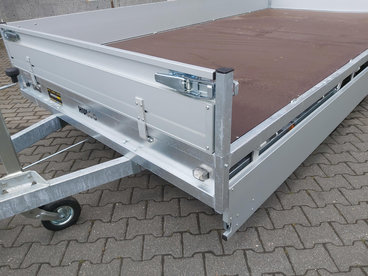 MEDAX - 2 3000 405x203x30cm 12" niedrig Fahrwerk (XL) 3000kg - Прицеп бортовой/ Платформа: фото 3 MEDAX - 2 3000 405x203x30cm 12" niedrig Fahrwerk (XL) 3000kg - Прицеп бортовой/ Платформа: фото 3
