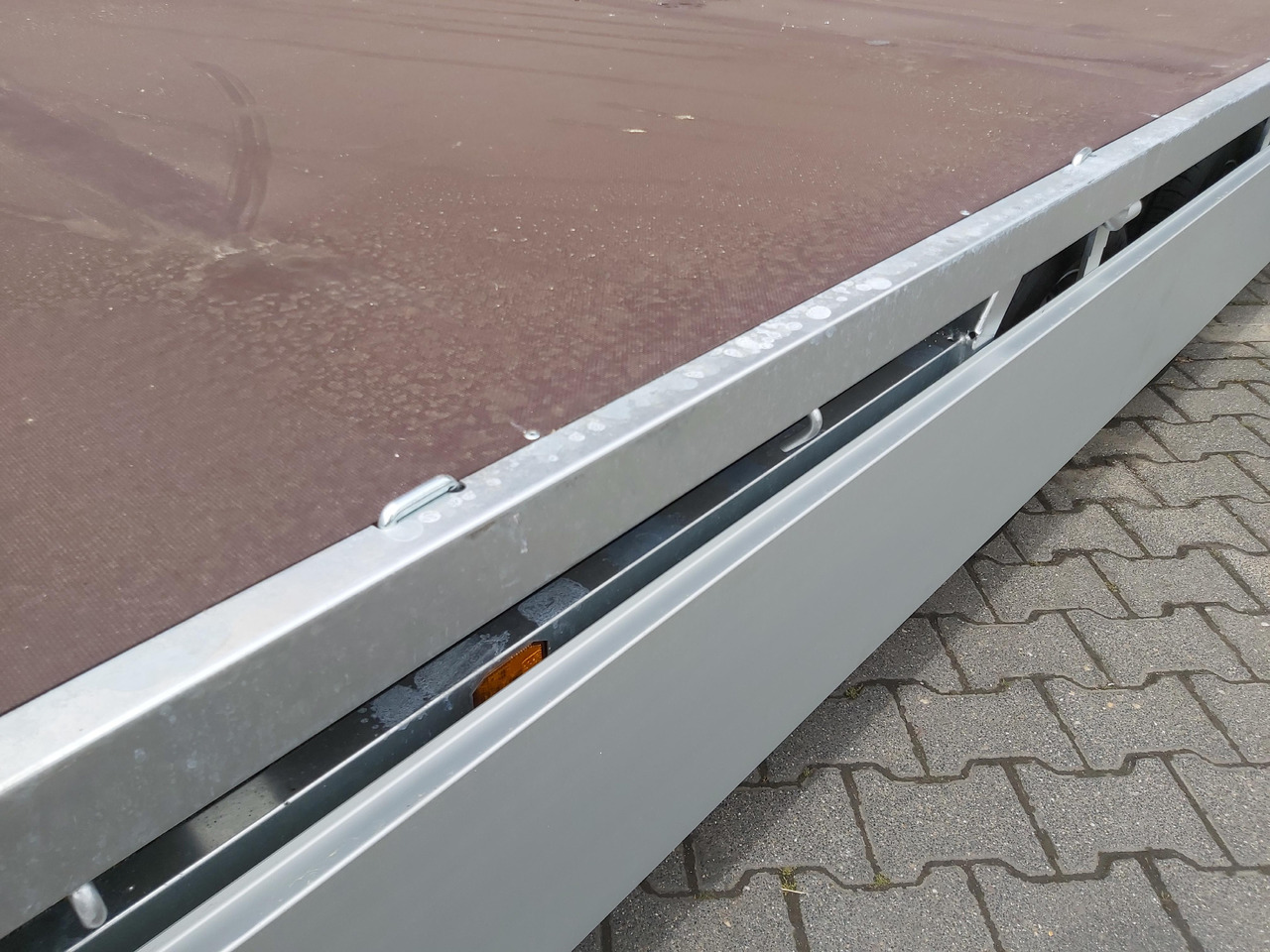 MEDAX - 2 3000 405x203x30cm 12" niedrig Fahrwerk (XL) 3000kg - Прицеп бортовой/ Платформа: фото 4 MEDAX - 2 3000 405x203x30cm 12" niedrig Fahrwerk (XL) 3000kg - Прицеп бортовой/ Платформа: фото 4