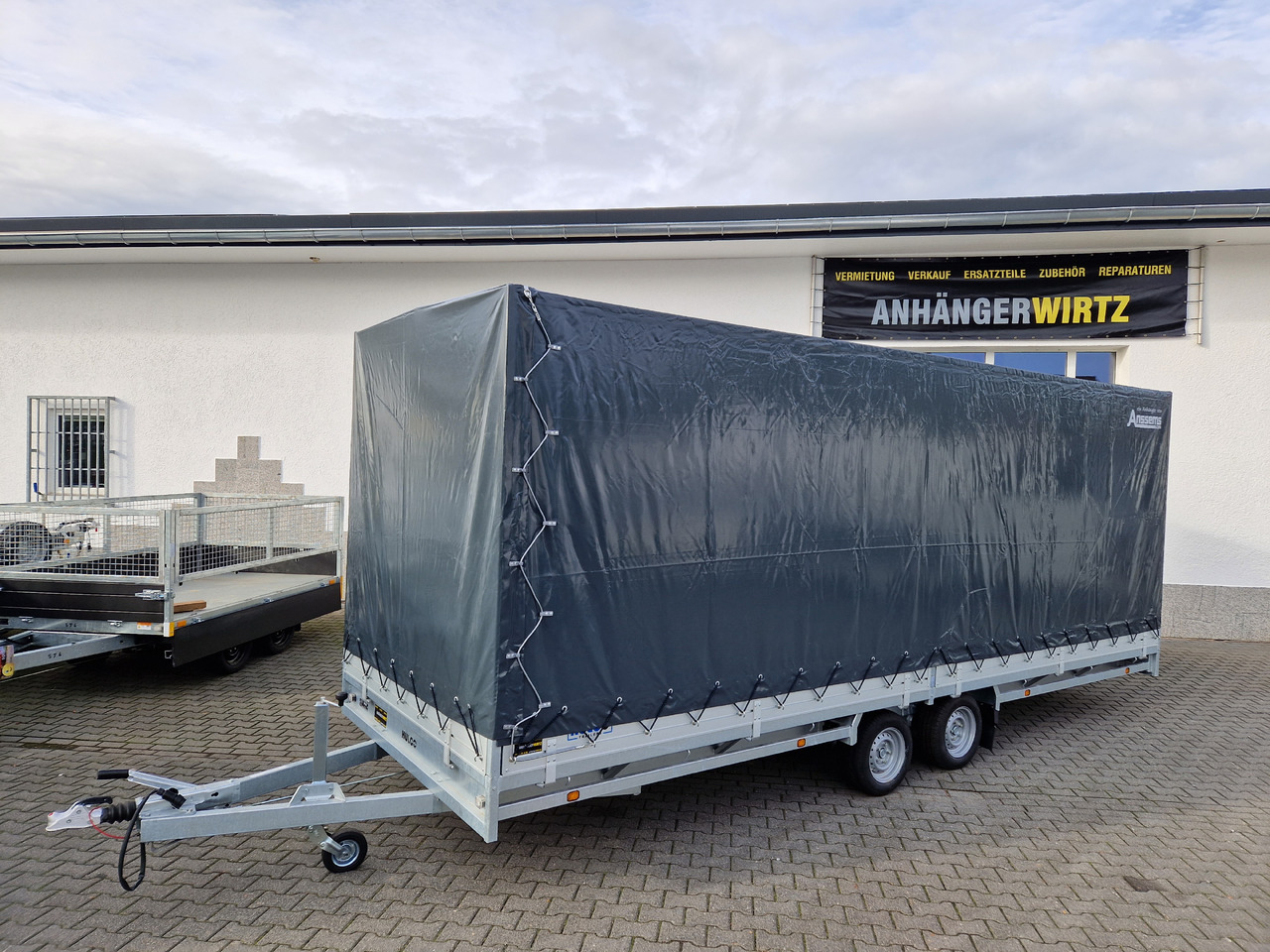 MEDAX - 2 3000 611x203x210cm Hochplane 12" niedrig Fahrwerk 3000kg - Тентованный прицеп: фото 1 MEDAX - 2 3000 611x203x210cm Hochplane 12" niedrig Fahrwerk 3000kg - Тентованный прицеп: фото 1