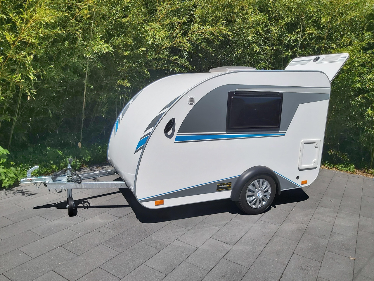 Mini Camper Mini Tommy TMC25 Basic V1 252x140x121cm Küche 100km/H 750kg ohne Bremse Winter Aktion - Прицеп дача: фото 2 Mini Camper Mini Tommy TMC25 Basic V1 252x140x121cm Küche 100km/H 750kg ohne Bremse Winter Aktion - Прицеп дача: фото 2