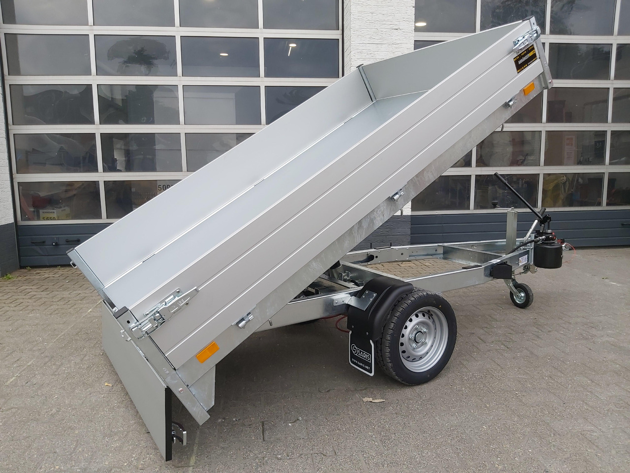 Saris Kipper K1 256 150 1500 1 256x150x30cm silver Handpumpe 13" 1500kg Online Januar Aktion - Самосвальный прицеп: фото 3 Saris Kipper K1 256 150 1500 1 256x150x30cm silver Handpumpe 13" 1500kg Online Januar Aktion - Самосвальный прицеп: фото 3