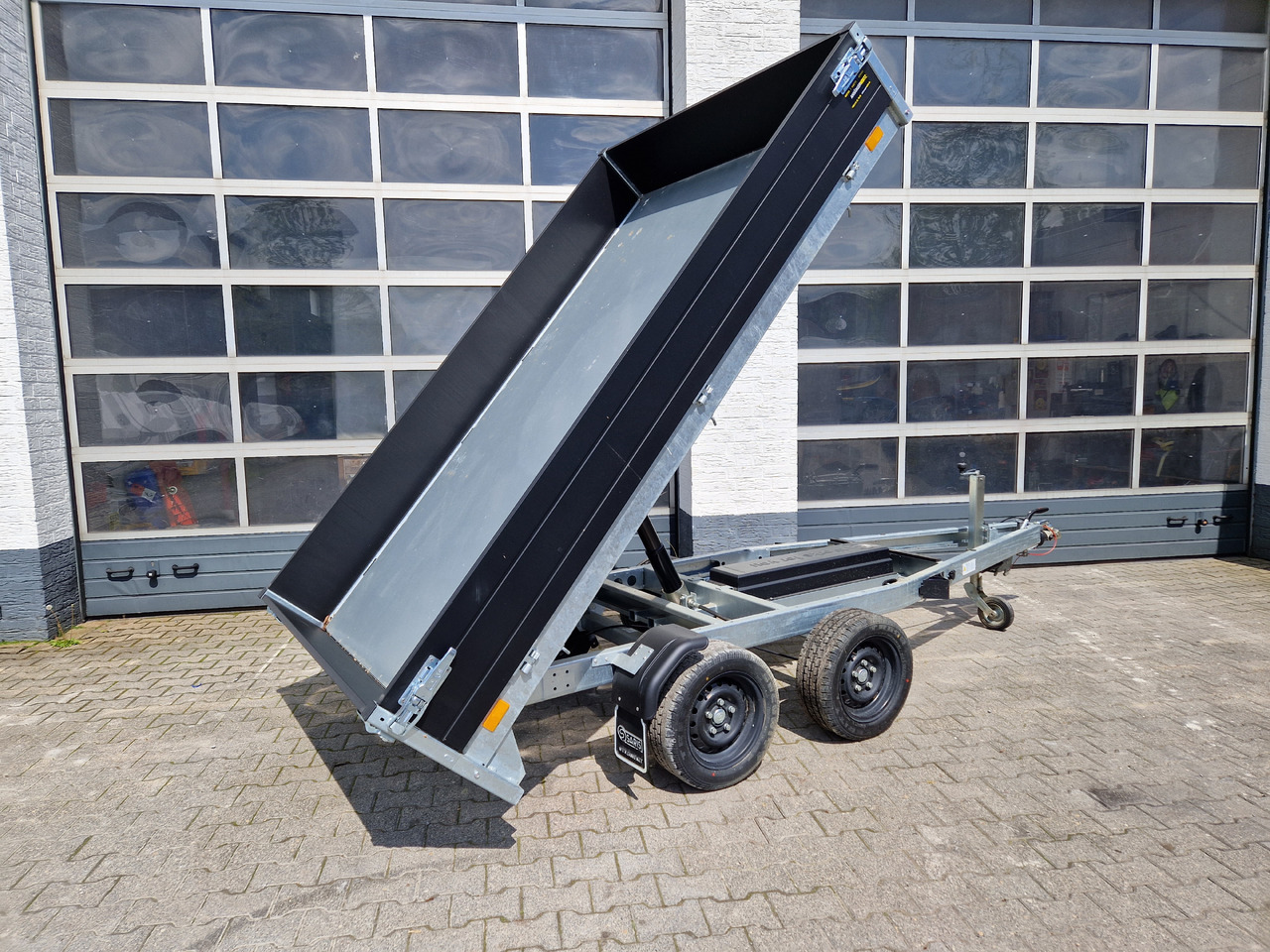 Самосвальный прицеп Saris Kipper K1 276 170 2700 2 E 276x170x30cm Elektro black Edition 13" 2700kg Januar Aktion: фото 7