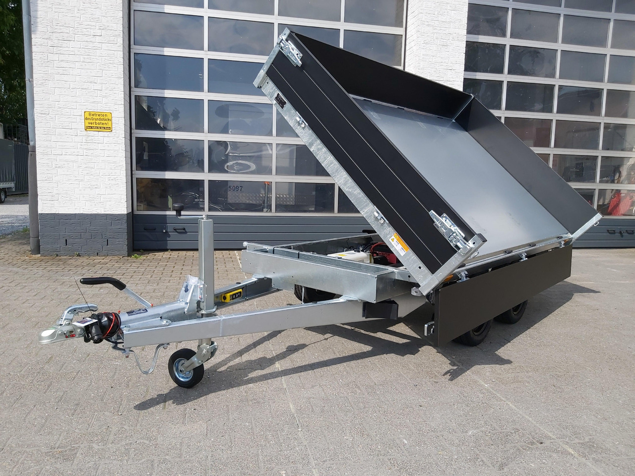 Самосвальный прицеп Saris Kipper K3 276 170 2700 2 E 276x170x30cm black Edition Elektro 13" (S) 2700kg Januar Aktion: фото 7
