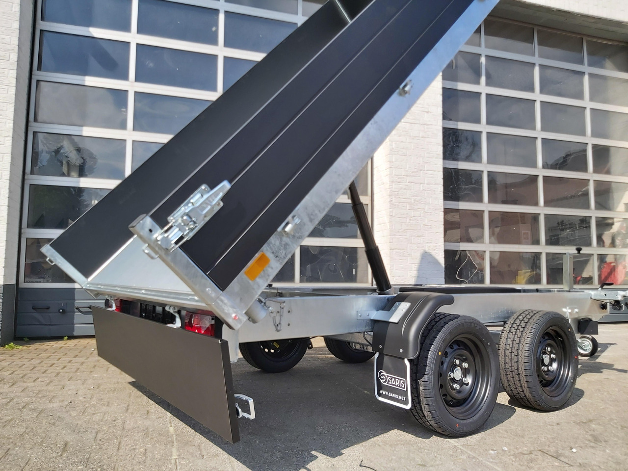 Самосвальный прицеп Saris Kipper K3 306 184 2700 2 E 306x184x30cm black Edition Elektro 13" 2700kg Januar Aktion: фото 6