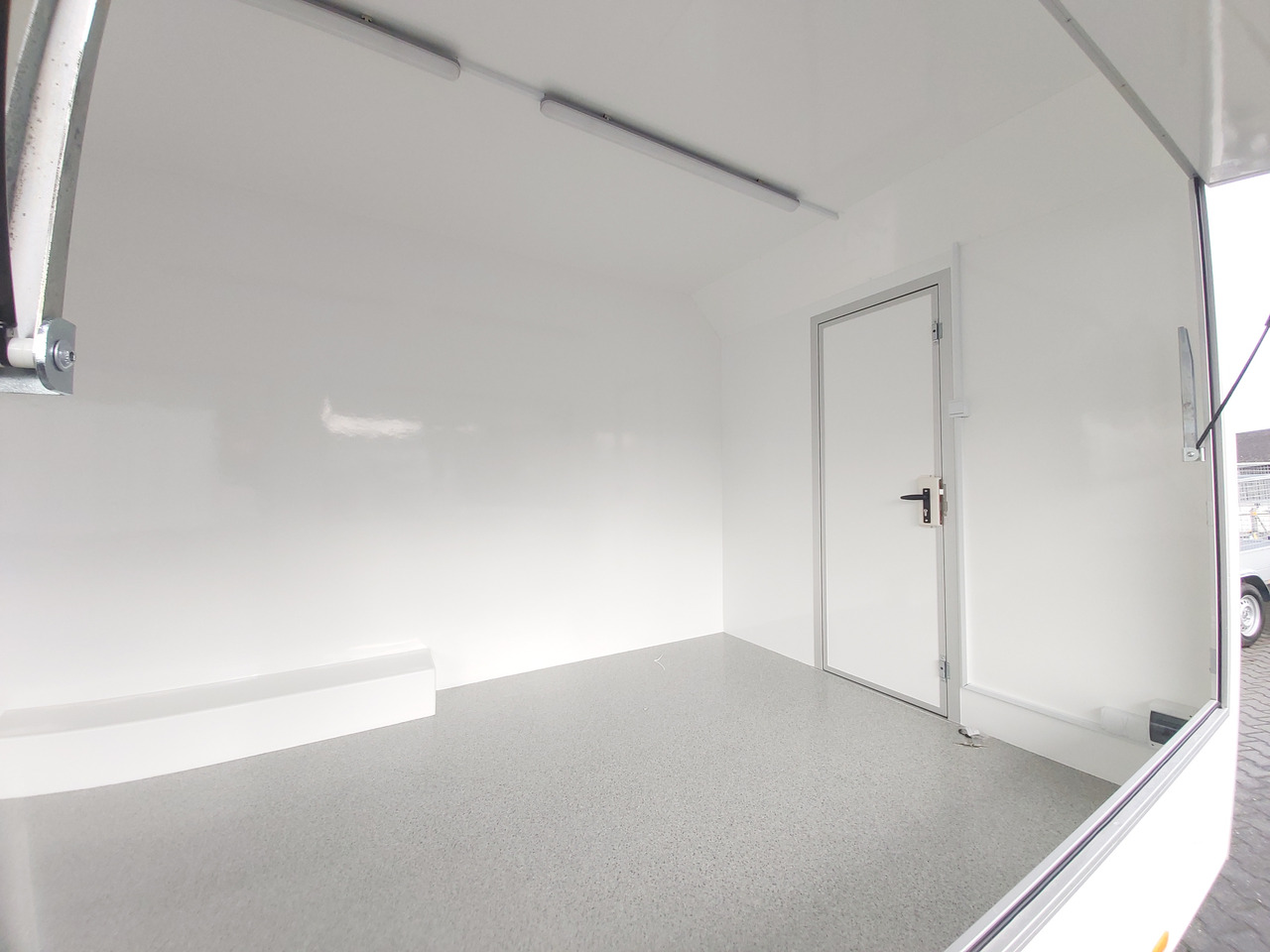 Торговый прицеп Verkaufsanhänger VK 523 230 aero retro 520x230x230cm 3 Verkaufsklappen 230V Licht 2700kg Abverkauf: фото 6