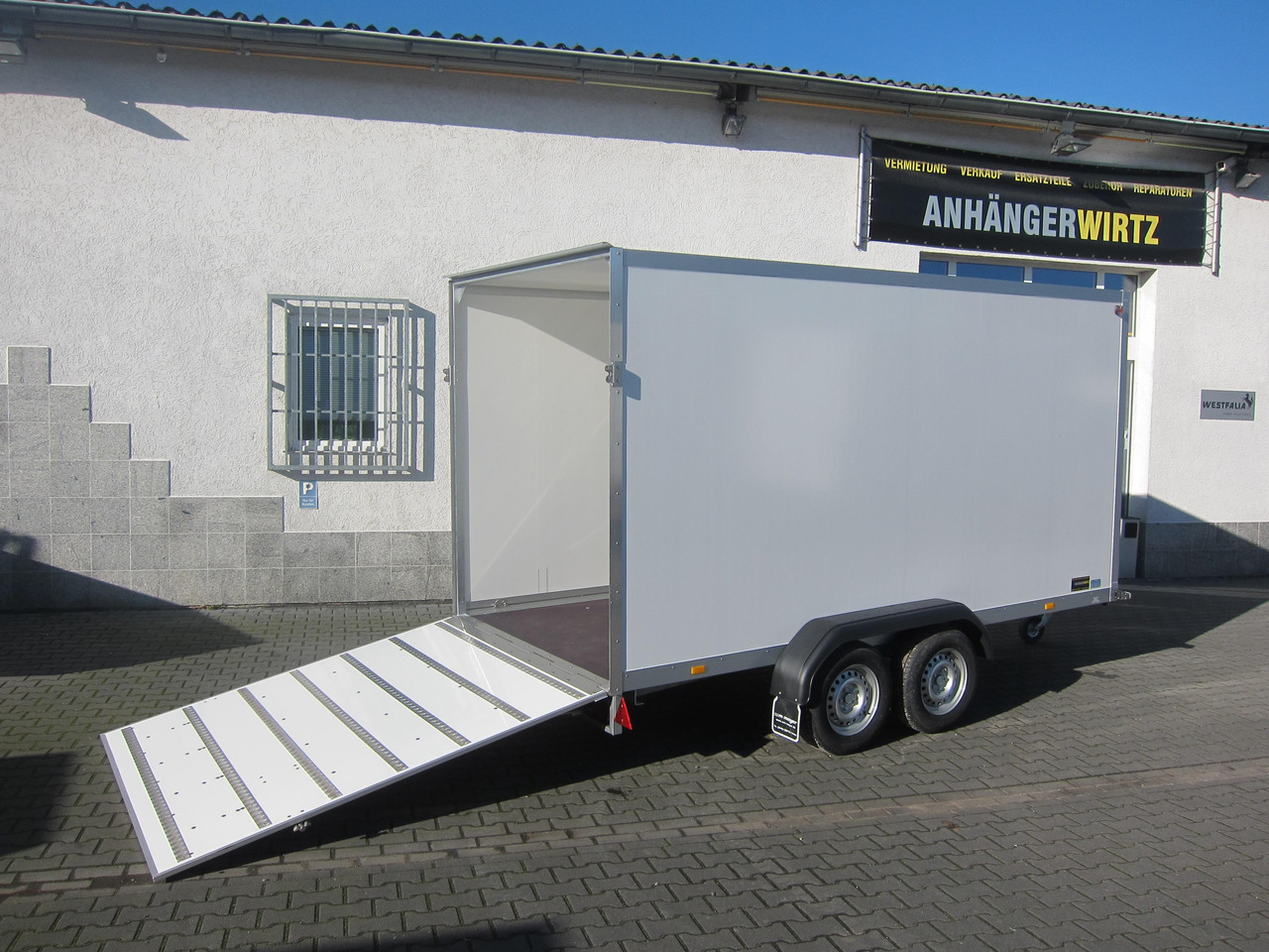 WM Meyer Koffer AZ 2740/185 S35 + Heckrampe 401x185x205cm (XL) 2700kg Januar Aktion Modell 2024 - Прицеп-фургон: фото 1 WM Meyer Koffer AZ 2740/185 S35 + Heckrampe 401x185x205cm (XL) 2700kg Januar Aktion Modell 2024 - Прицеп-фургон: фото 1