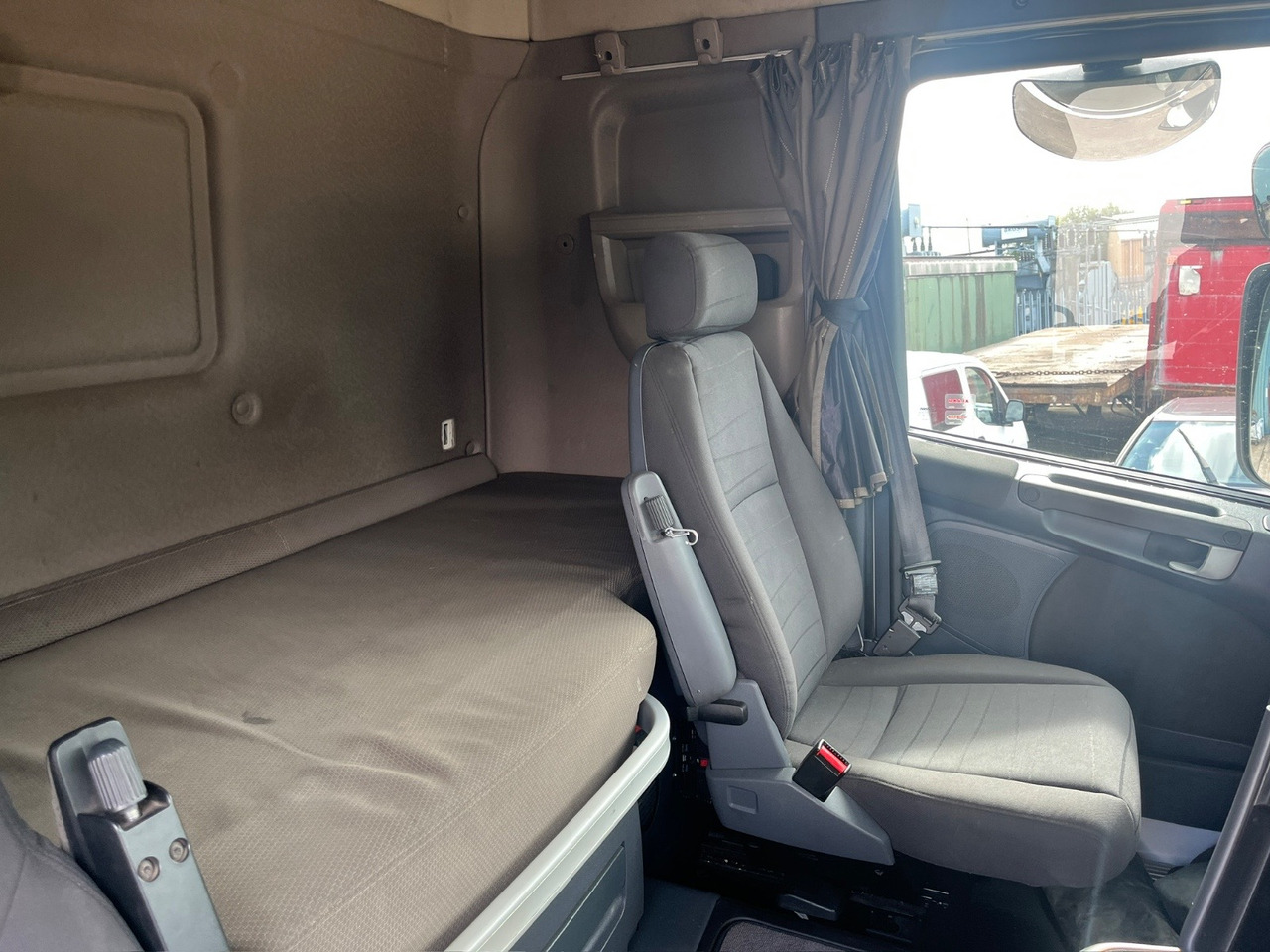 Scania R450 - Тягач: фото 5 Scania R450 - Тягач: фото 5