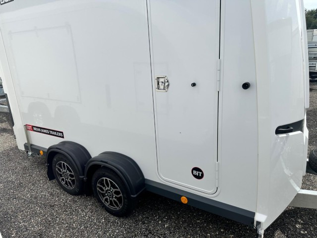 Brian James Box Van 600-3016-27-2-12-W, 3190 x 1580 x 2010 mm, 2,7 to. - Прицеп-фургон: фото 3 Brian James Box Van 600-3016-27-2-12-W, 3190 x 1580 x 2010 mm, 2,7 to. - Прицеп-фургон: фото 3