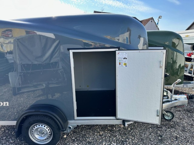 Cheval Liberte Debon Fourgon Cargo 2 Poly + Türe Eisengrau 1300 kg, 100 km/h, 300x155x168cm - Прицеп-фургон: фото 4 Cheval Liberte Debon Fourgon Cargo 2 Poly + Türe Eisengrau 1300 kg, 100 km/h, 300x155x168cm - Прицеп-фургон: фото 4