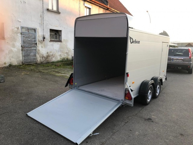 Cheval Liberte Debon Roadster 500 XL Alu + Türe 2600 kg, 100 km/h, 379x169x202cm - Прицеп-фургон: фото 5 Cheval Liberte Debon Roadster 500 XL Alu + Türe 2600 kg, 100 km/h, 379x169x202cm - Прицеп-фургон: фото 5