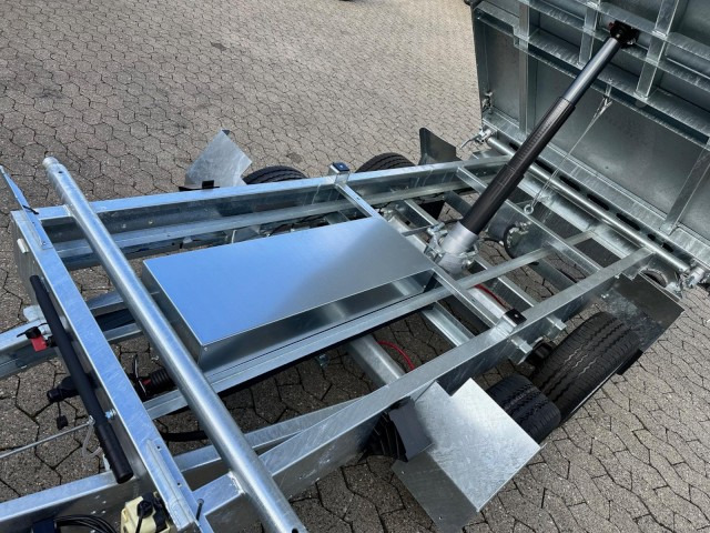 Humbaur 3-Seitenkipper HTK 2700.27 E-Pumpe Alu, 2670 x 1500 x 350 mm, 2,7 to. - Самосвальный прицеп: фото 5 Humbaur 3-Seitenkipper HTK 2700.27 E-Pumpe Alu, 2670 x 1500 x 350 mm, 2,7 to. - Самосвальный прицеп: фото 5