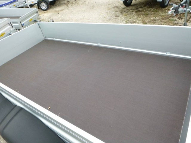 Humbaur HA 202513 mit KV, 2000 kg, 2510 x 1310 x 350 mm - Прицеп для легкового автомобиля: фото 4 Humbaur HA 202513 mit KV, 2000 kg, 2510 x 1310 x 350 mm - Прицеп для легкового автомобиля: фото 4