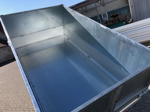 Humbaur HUK 182715 Heckkipper Blechaufsatz 1,8 t. 2680 x 1500 x 300mm - Самосвальный прицеп: фото 2 Humbaur HUK 182715 Heckkipper Blechaufsatz 1,8 t. 2680 x 1500 x 300mm - Самосвальный прицеп: фото 2