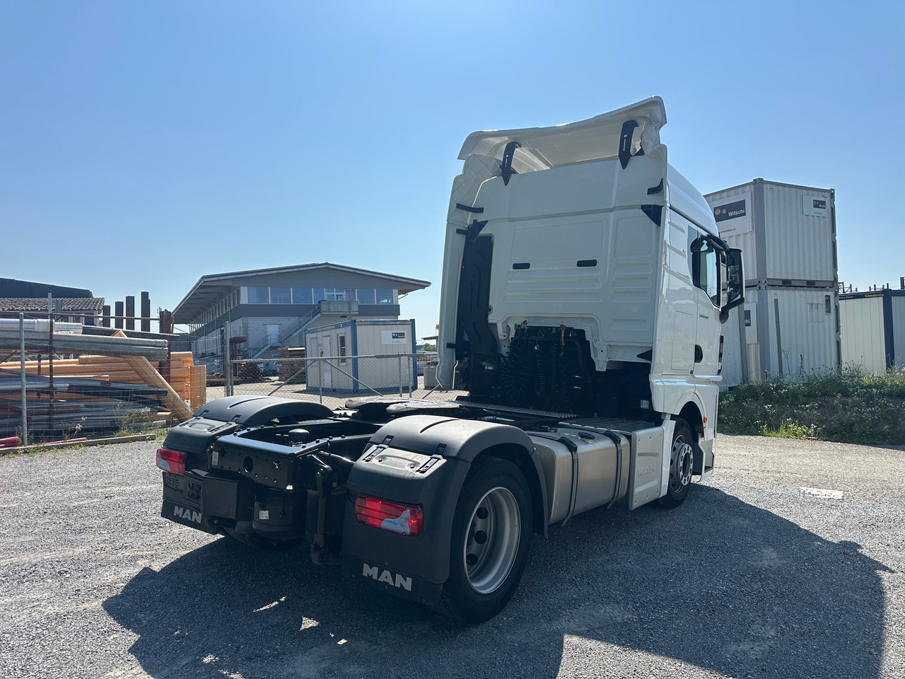 MAN TGX 18.470 4x2 Lowliner 2Tank LED - Тягач: фото 4 MAN TGX 18.470 4x2 Lowliner 2Tank LED - Тягач: фото 4