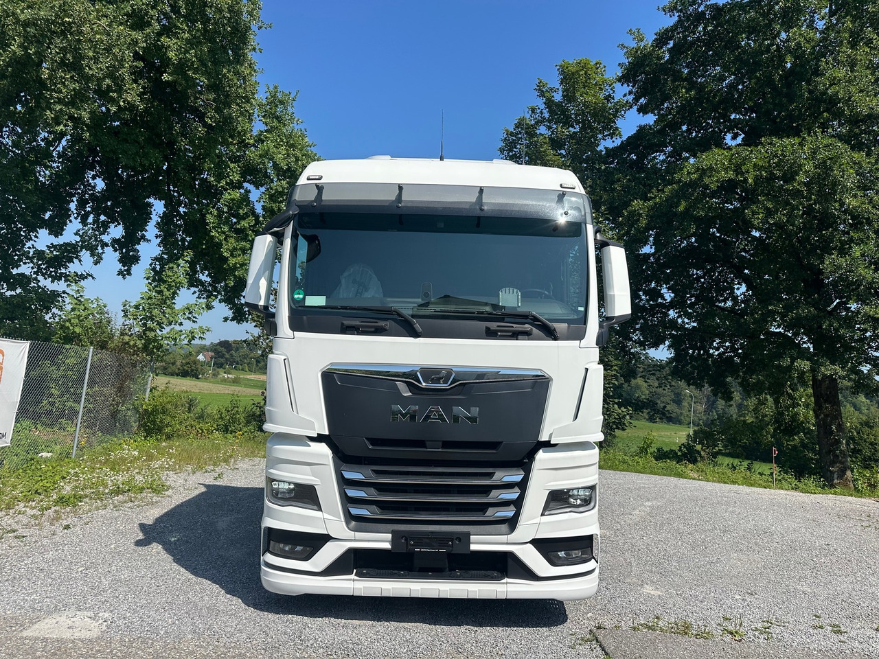 MAN TGX 18.470 4x2 Lowliner 2Tank LED - Тягач: фото 3 MAN TGX 18.470 4x2 Lowliner 2Tank LED - Тягач: фото 3
