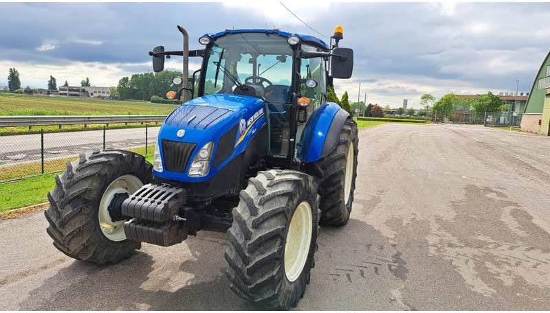 New Holland T 4.105 - Трактор: фото 3 New Holland T 4.105 - Трактор: фото 3