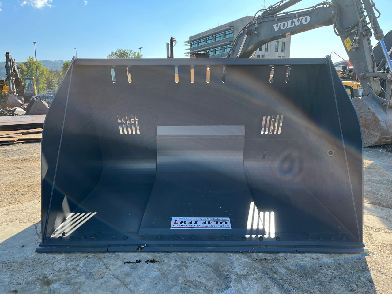 Balavto Loader bucket 3000 mm - Ковш для погрузчика: фото 1 Balavto Loader bucket 3000 mm - Ковш для погрузчика: фото 1