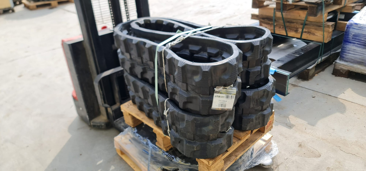 ITR 250x109x38W - Гусеница для Строительной техники: фото 1 ITR 250x109x38W - Гусеница для Строительной техники: фото 1
