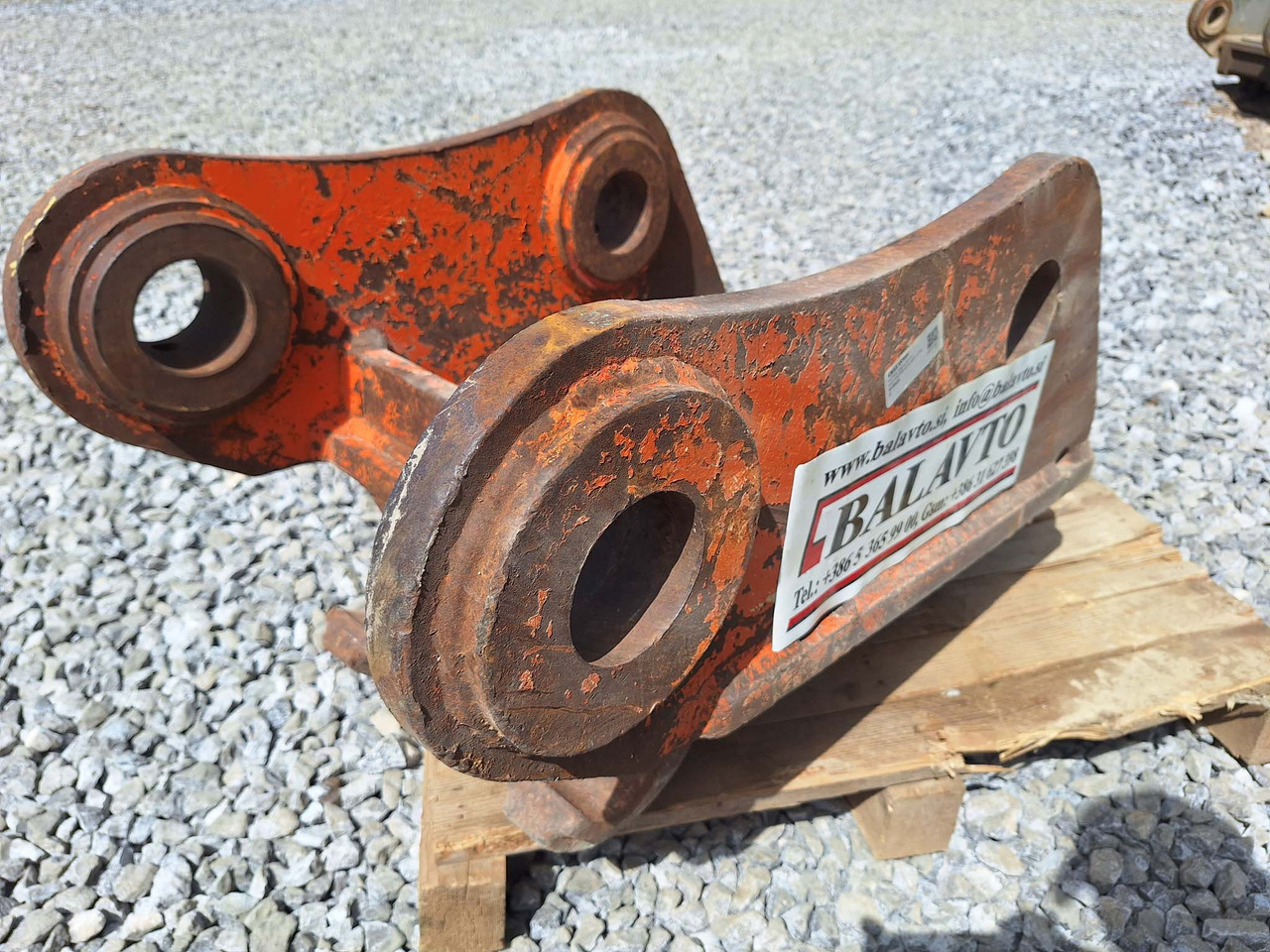 VTN hydraulic - Сцепное устройство для Строительной техники: фото 1 VTN hydraulic - Сцепное устройство для Строительной техники: фото 1