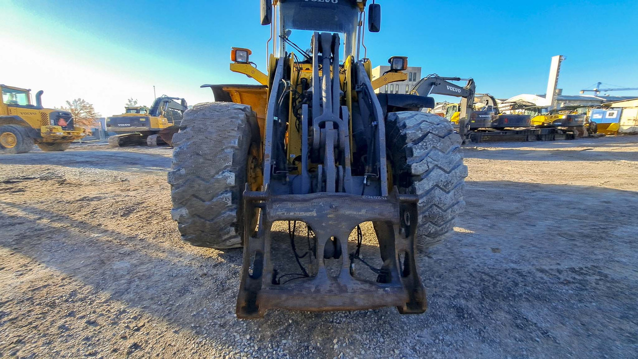 Volvo L120E - Колёсный погрузчик: фото 2 Volvo L120E - Колёсный погрузчик: фото 2