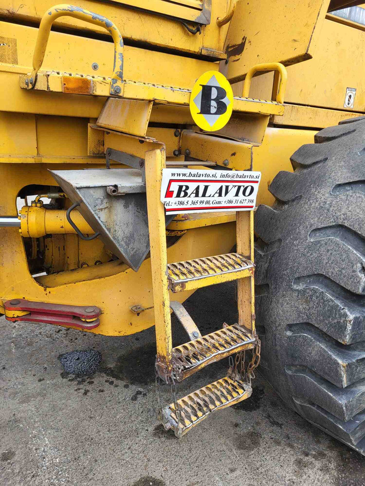 Volvo steps - Боковая подножка для Погрузчиков: фото 1 Volvo steps - Боковая подножка для Погрузчиков: фото 1
