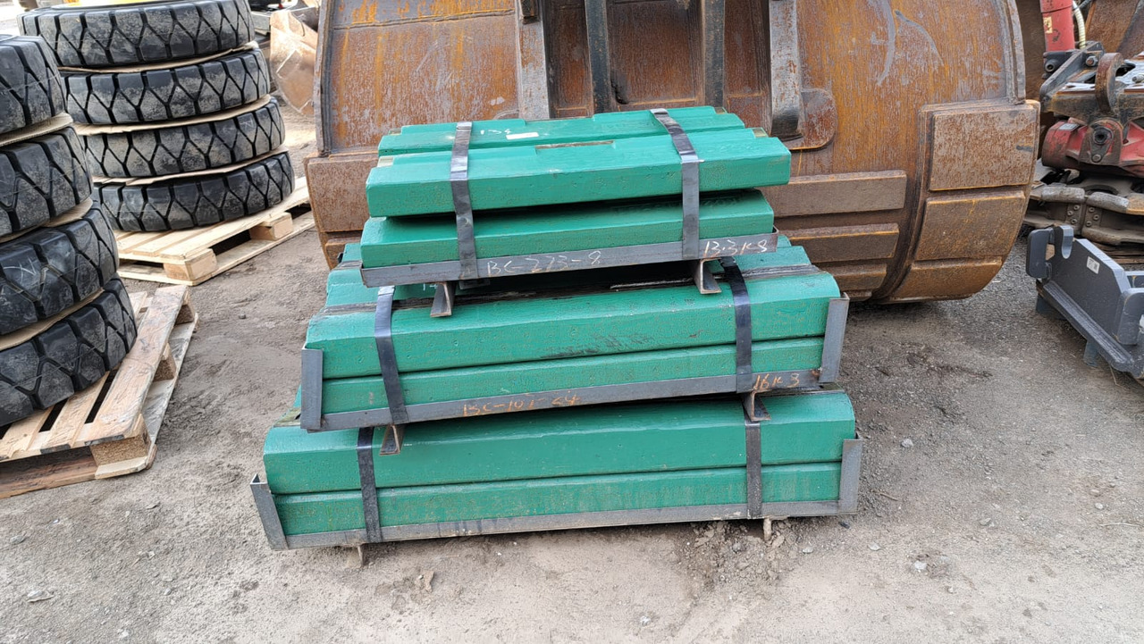 Blow bars for McCloskey I34, I44, I54 crusher - Запчасти для Дробилок: фото 3 Blow bars for McCloskey I34, I44, I54 crusher - Запчасти для Дробилок: фото 3